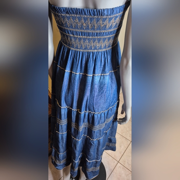 Strapless Blue Dress with Red Floral Details - Picture 3 of 15